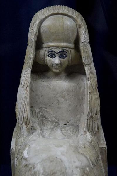 Sumerian-statue-of-a-vestal-virgin.-Sumerian-city-state-Mari-ca.-2500-BC-National-Museum-Damascus.jpg
